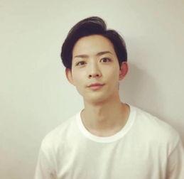 龙星凉背景,从平凡少年到闪耀明星的蜕变之路